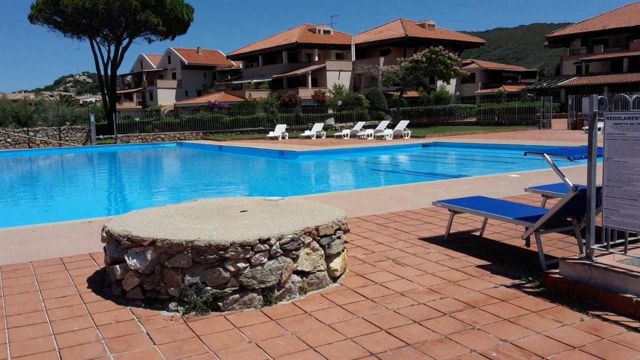 Lucky Apartment Golfo Aranci Exterior foto