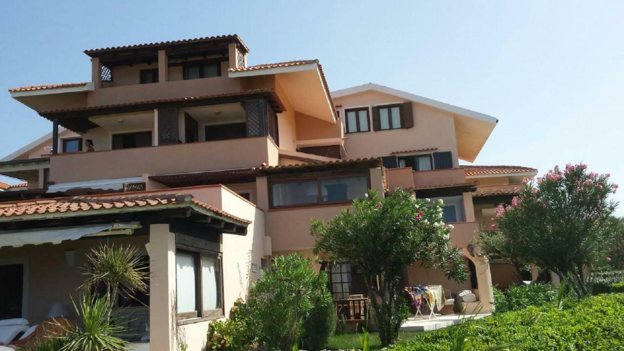 Lucky Apartment Golfo Aranci Exterior foto
